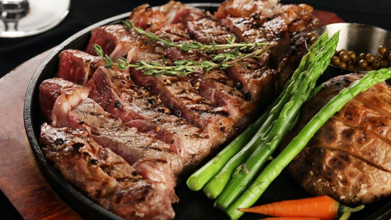 Hobi Makan Steak Daging Setengah Matang Awas Risiko Kanker Pankreas D566940.jpg