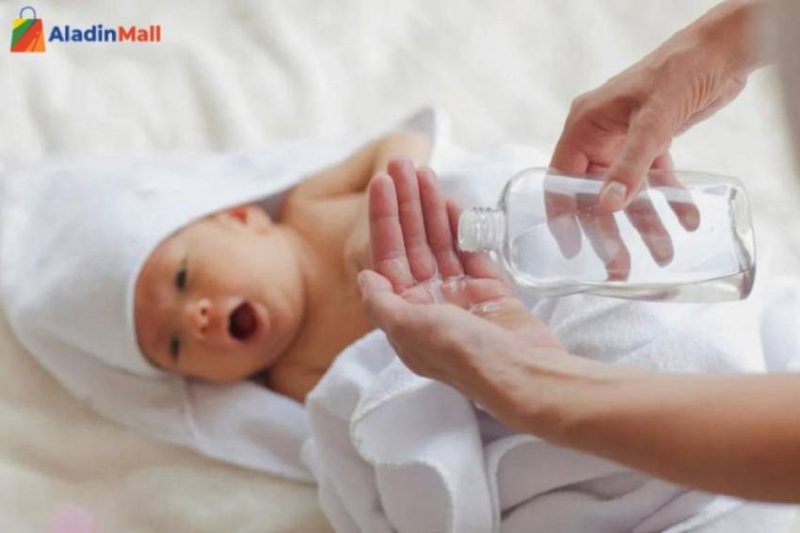 Manfaat Minyak Telon Untuk Bayi Menghangatkan Tubuh Hingga Atasi Masalah Pernapasan 3b92e87.jpg